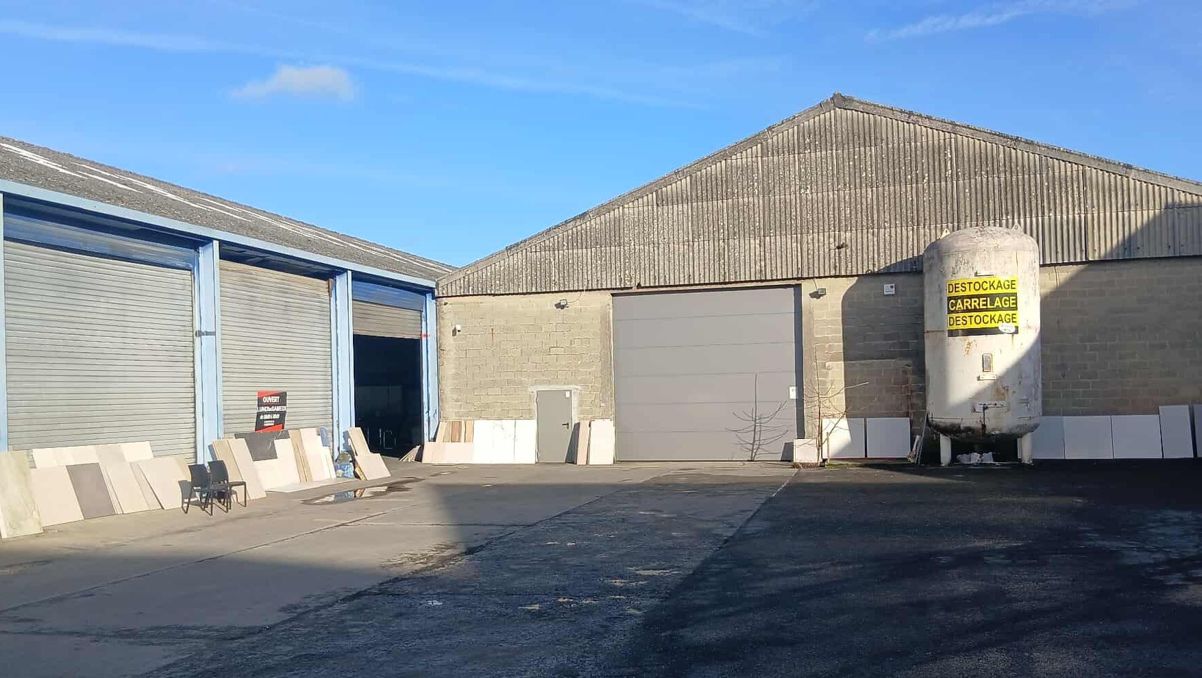 Entrepôt NS Carrelages D-Stocks - vaste espace de déstockage de carrelages à Marcinelle
